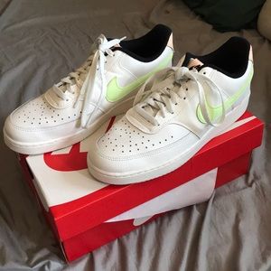 Nike Court Vision Low